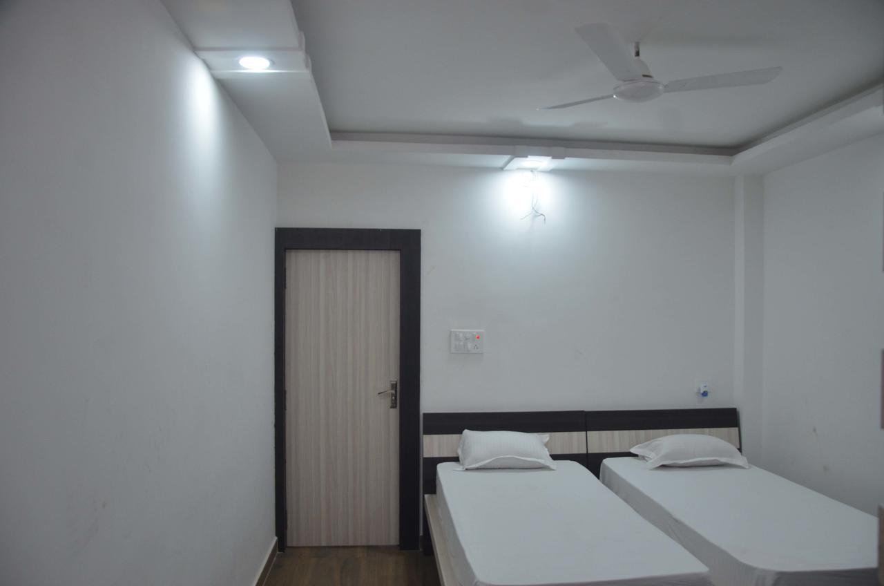 Hotel Pyara Palace Gaya Quarto foto